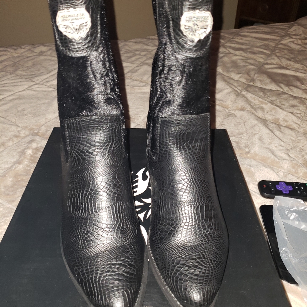 Black Leather Western Boots